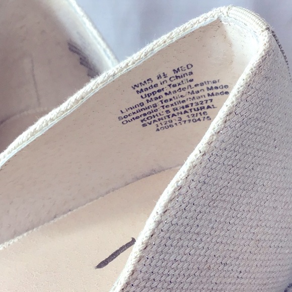 SIMPLY VERA Vera Wang ‘Savanita’ Natural Silver Lame Crystal Point Toe Low Heel - Picture 3 of 8